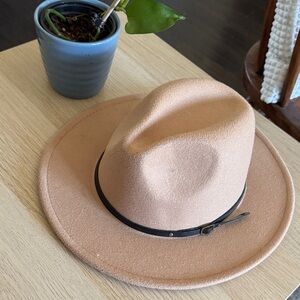 Wide-Brim Felt Fedora Hat in Blush with Leather Band